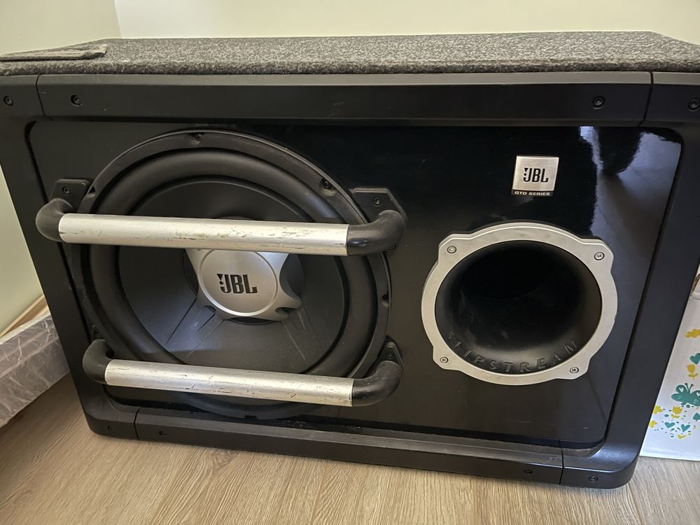 Бас каса JBL GTO BR и усилвател thunder