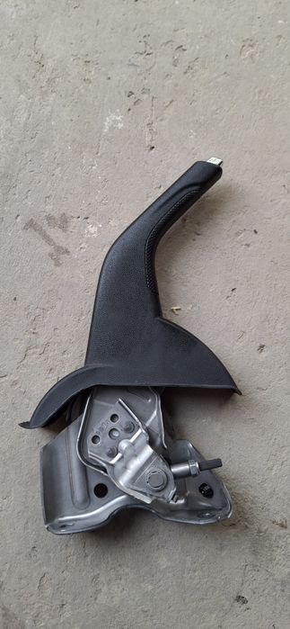 Продам ручку ручного тормоза от Onix ручник состояние идеал снято с но