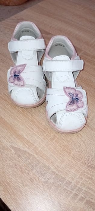 Сандали за момиче