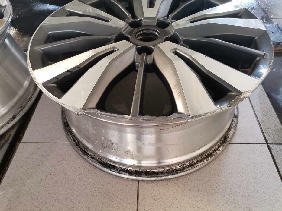 Здравейте продавам оригинални джанти 18ки за нисан