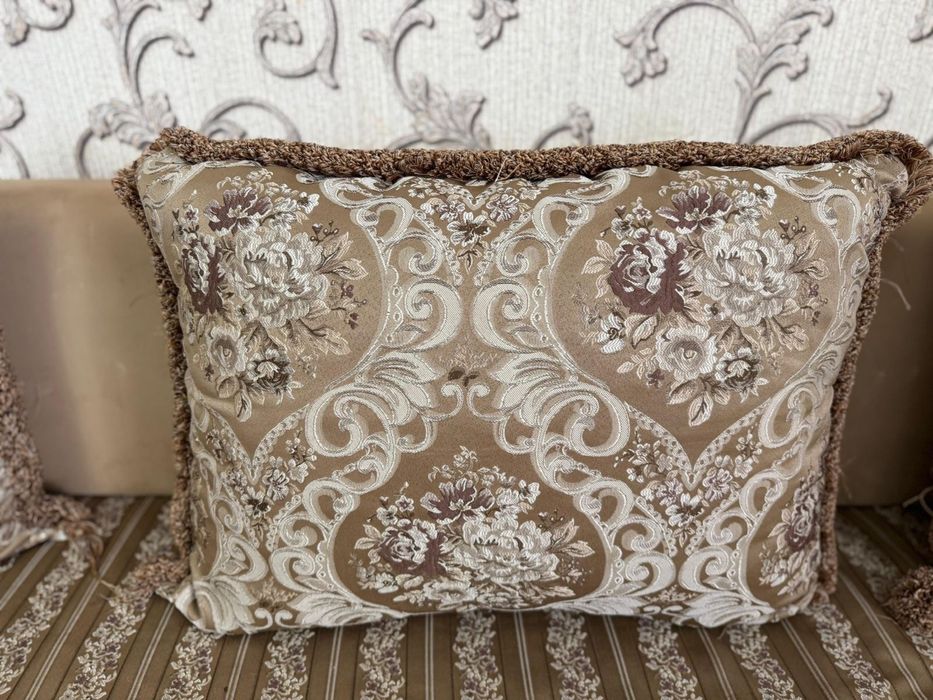 Диван с креслом и сервант