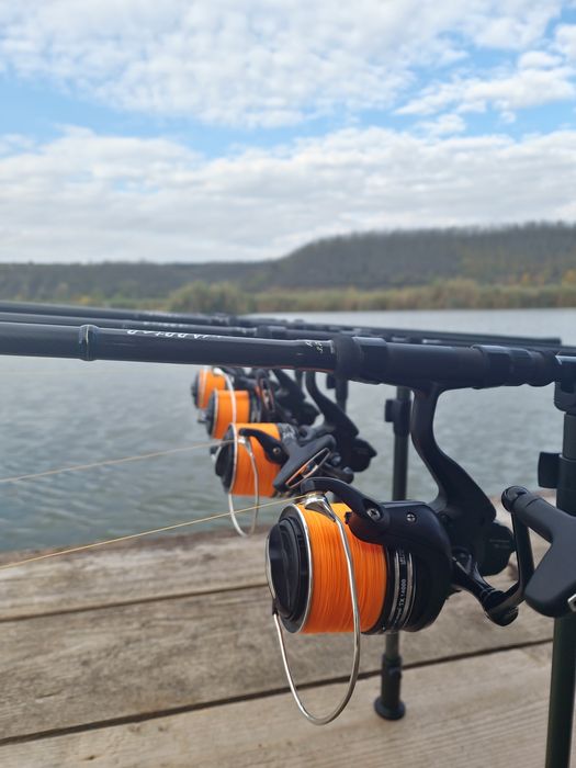 Vând 4 mulinete Fl Strategist Tx 14000 Black