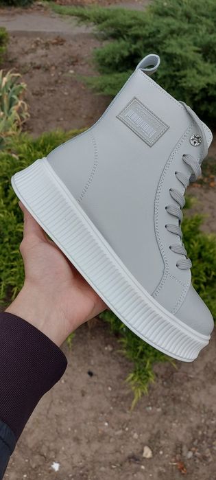 REDUCERE Ghete de dama din piele 38-39 usor imblanite