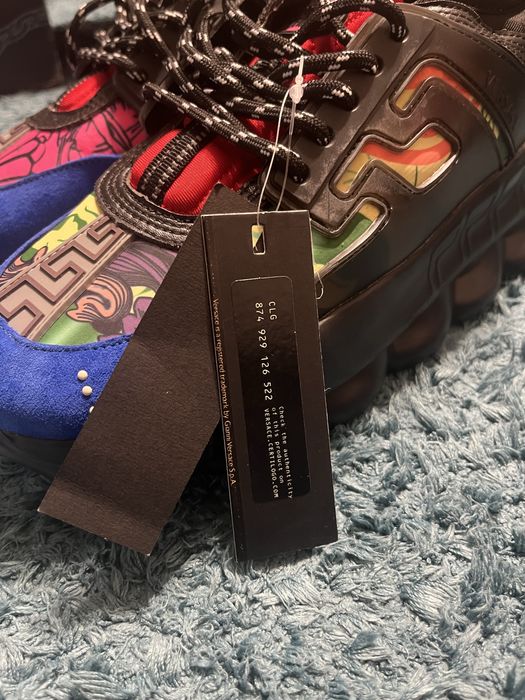 Versace chain reaction