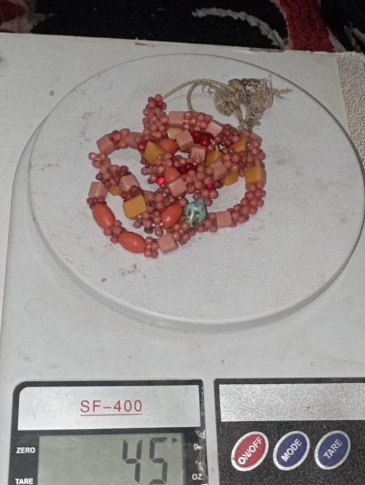 Paranji va kashtali qoʻl mexnati jelaklar va kashta va goplinlar