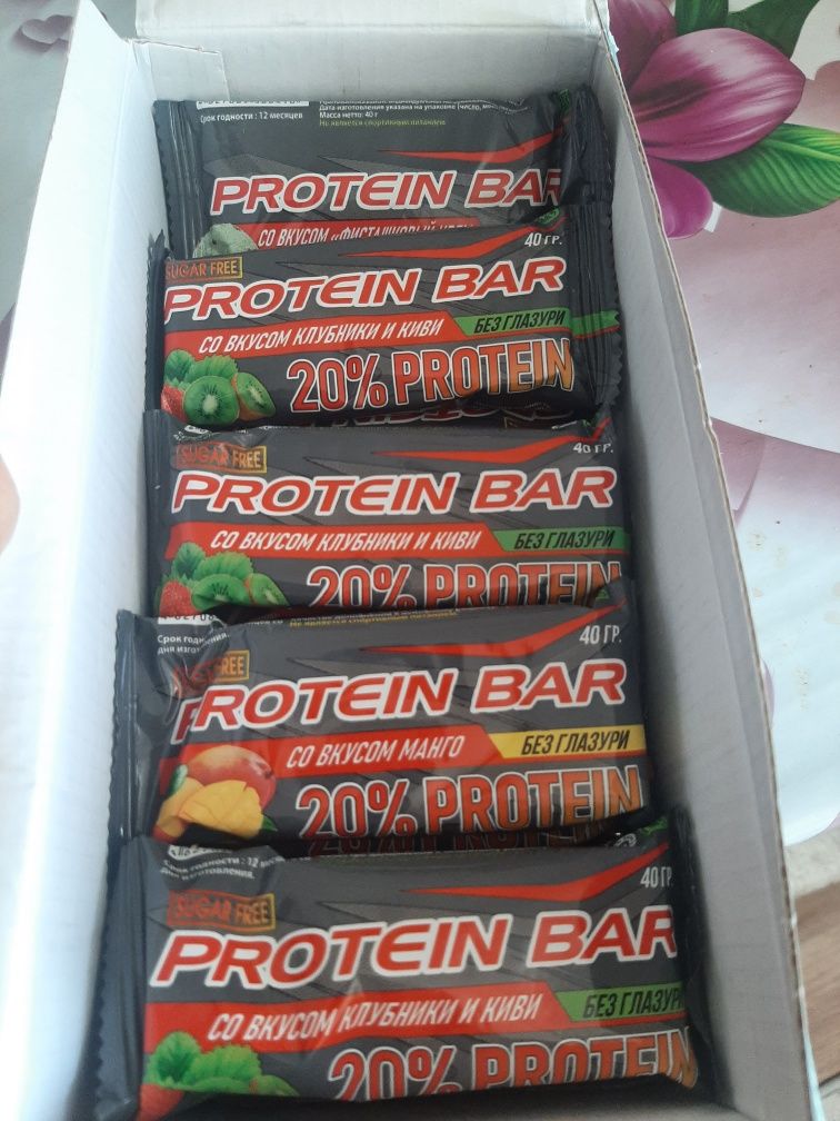 Продам коробку протеиновых батончиков