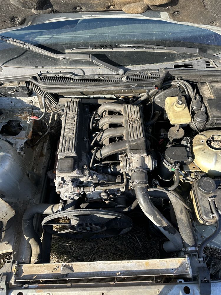 BMW E36 318tds на части