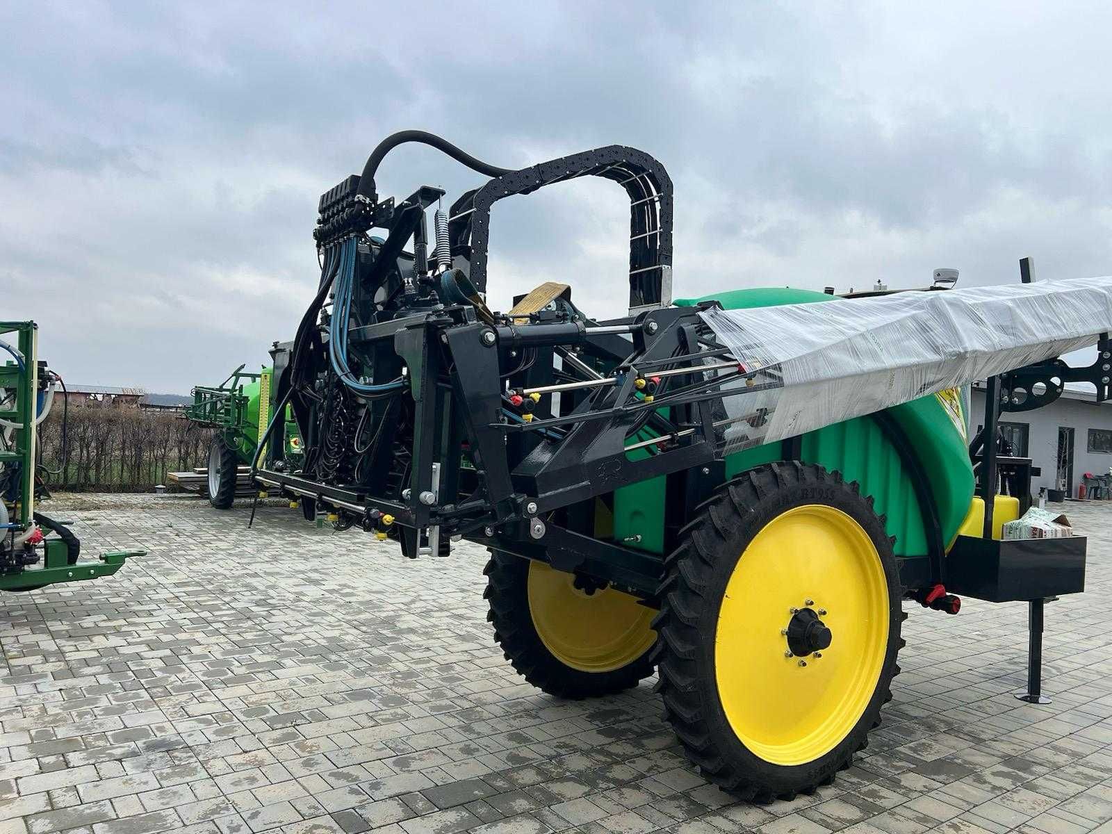 Masina erbicidat tractata CUISER 3000- RICOSMA(Italia)