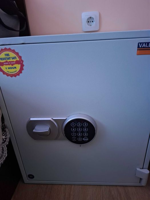 Огнеупорен сейф с електрона защита