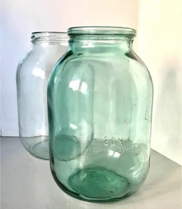 Продам 2 литровые банки