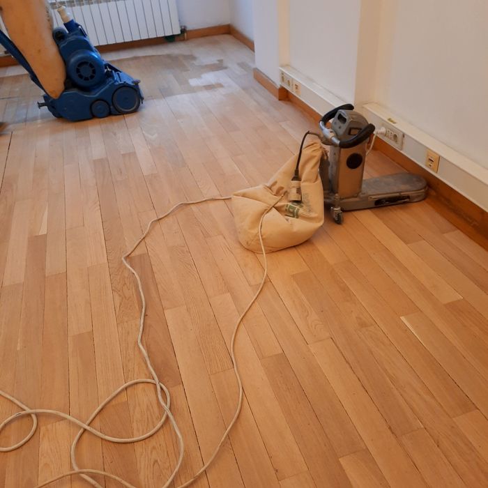 Raschetare parchet Montaj recondiționare șlefuire rașchetare parchet