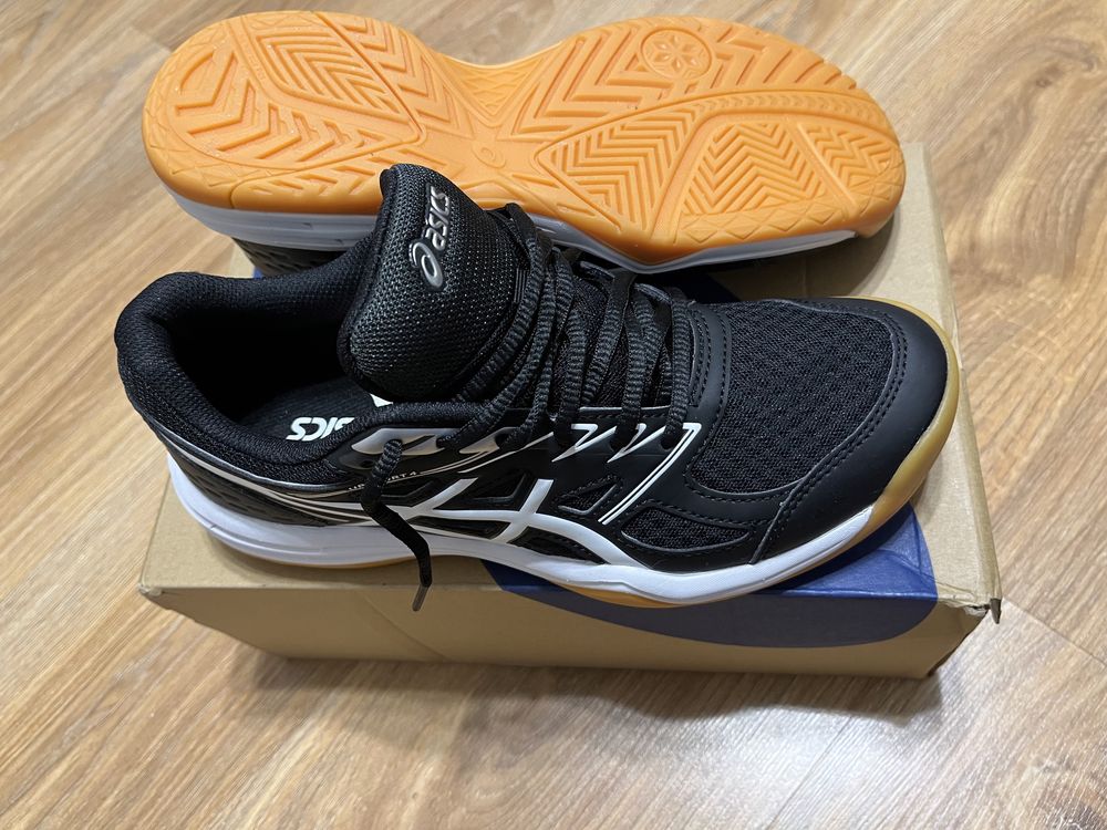 Женские кроссовки asics, р-р 39,5