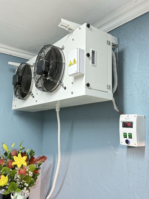 Продам сплит систему для цветочного магазина