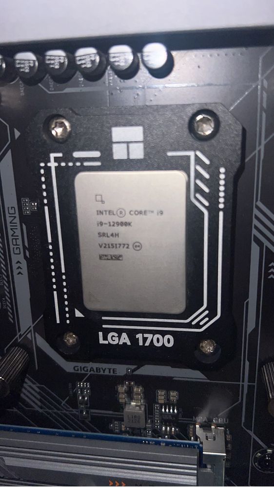 i9 12900k Box + Z690 gaming X + 4=64/3200