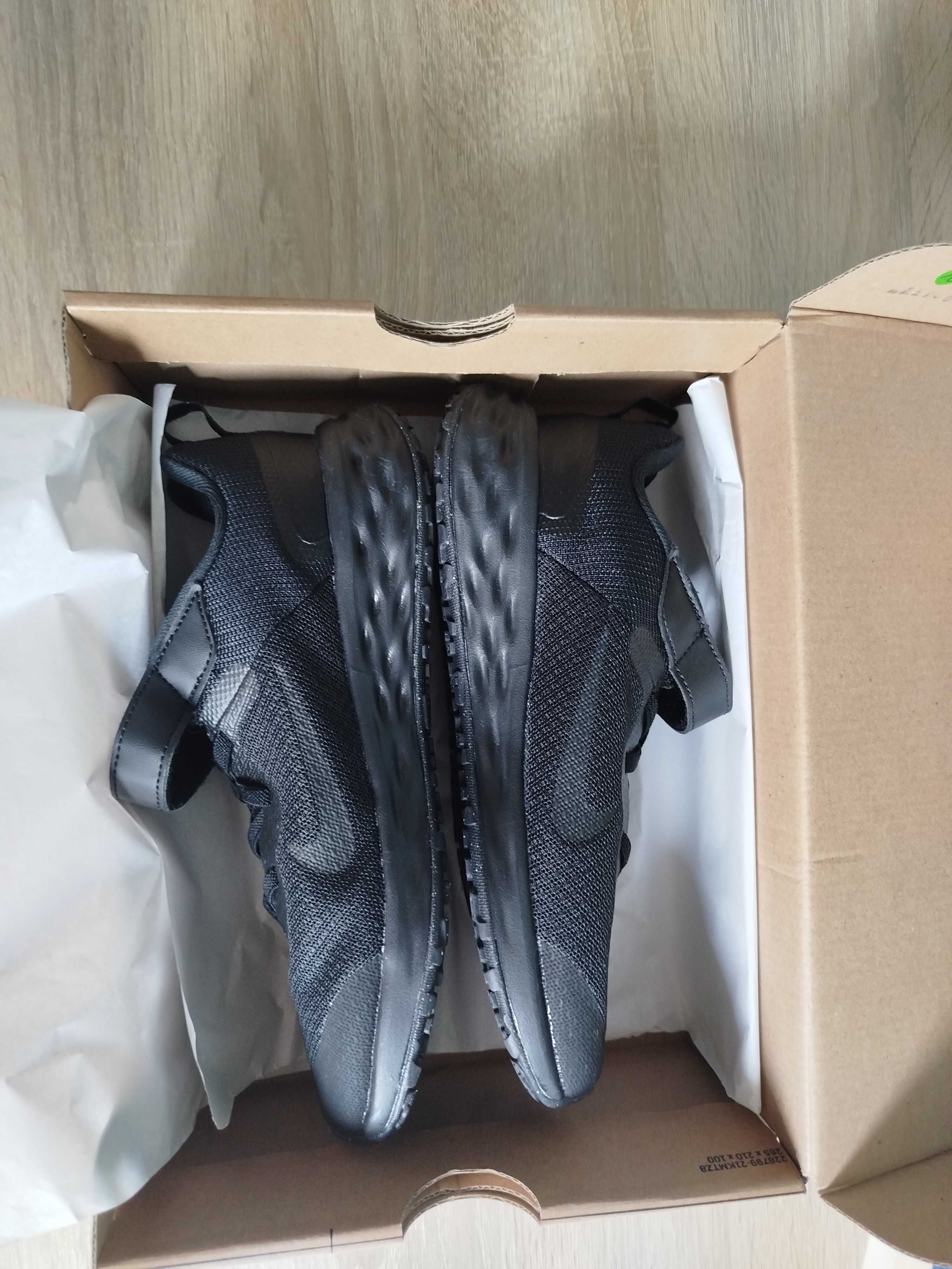 Нови маратонки NIKE