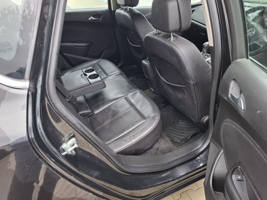 Vând Opel Astra J Facelift