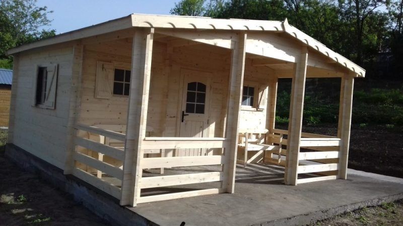 Vând și construiesc căsuțe din lemn