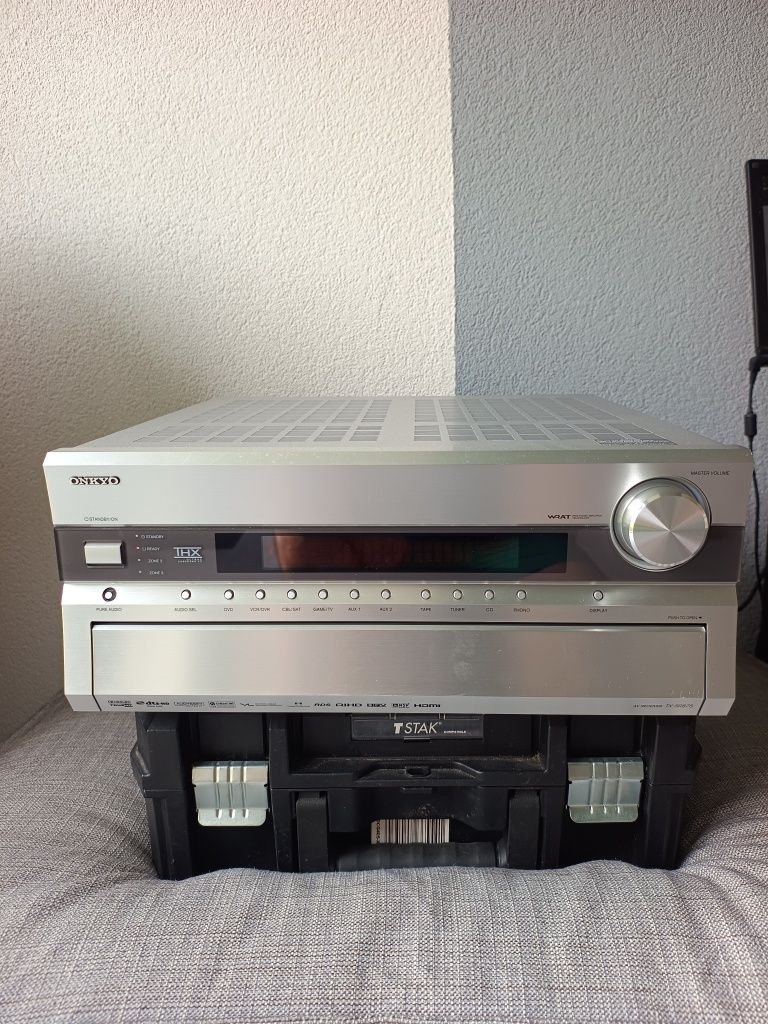 ONKYO TX-SR 875 receiver