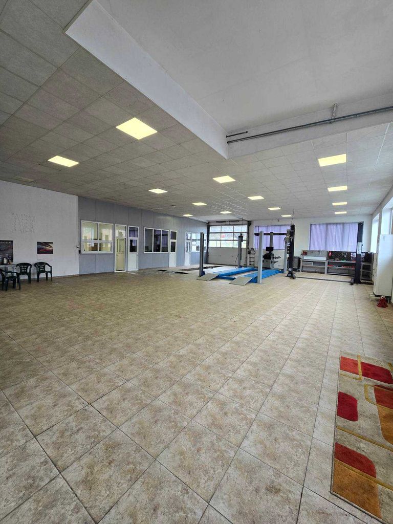 Дава се под наем Склад в Елена - 550 кв.м за 178500 € - Снимка #7