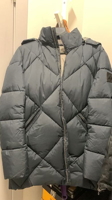 Продам зимную куртку AX