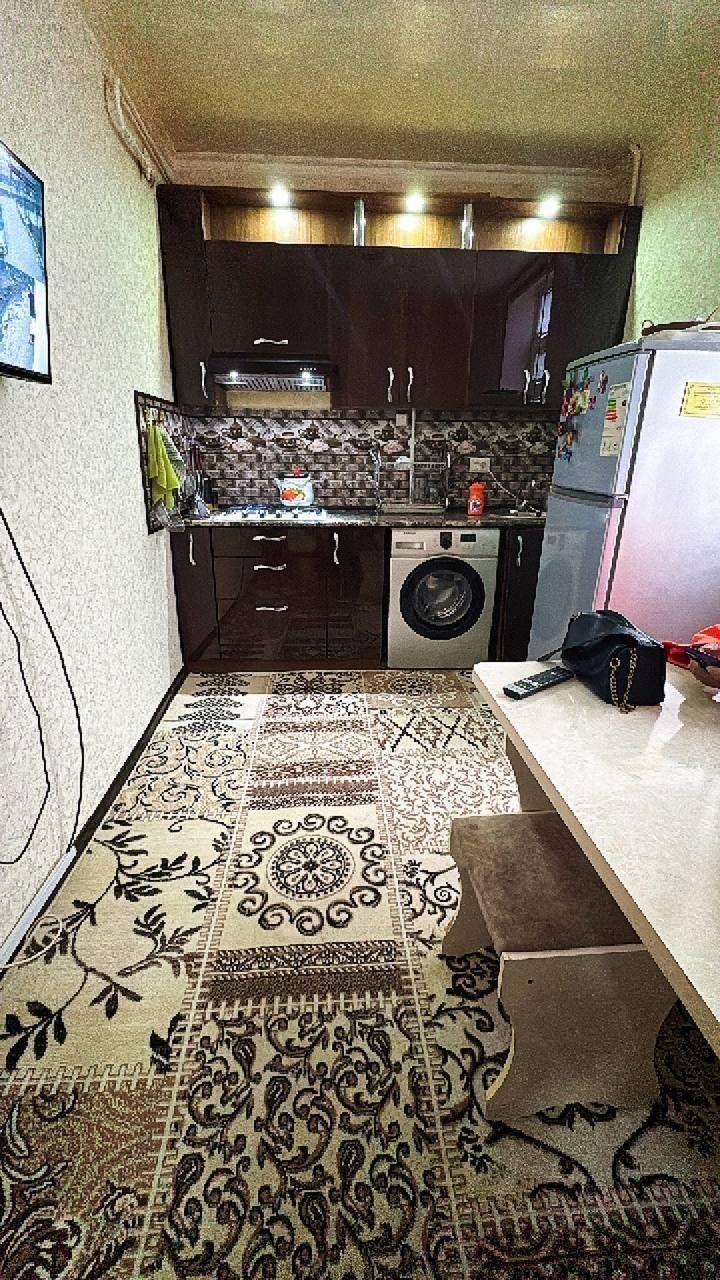 Чирчик ш. Навоий кирпичный дом 2/2/2 350$ (Без спальни зали узи 350$