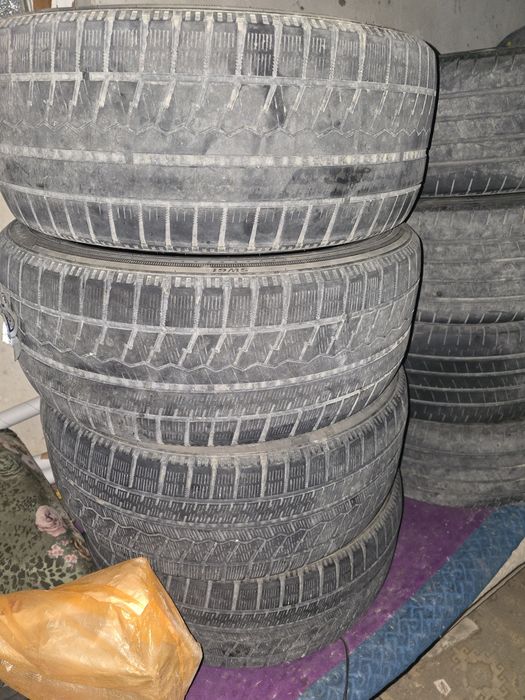 Продам шины б/у.