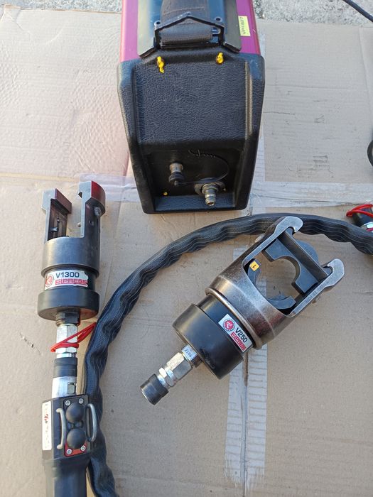 Presa hidraulica pentru sertizat conectori electrici furtun hidraulic