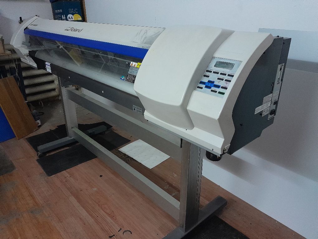 Cutter-plotter Roland SP-540V - lățime 137 cm.