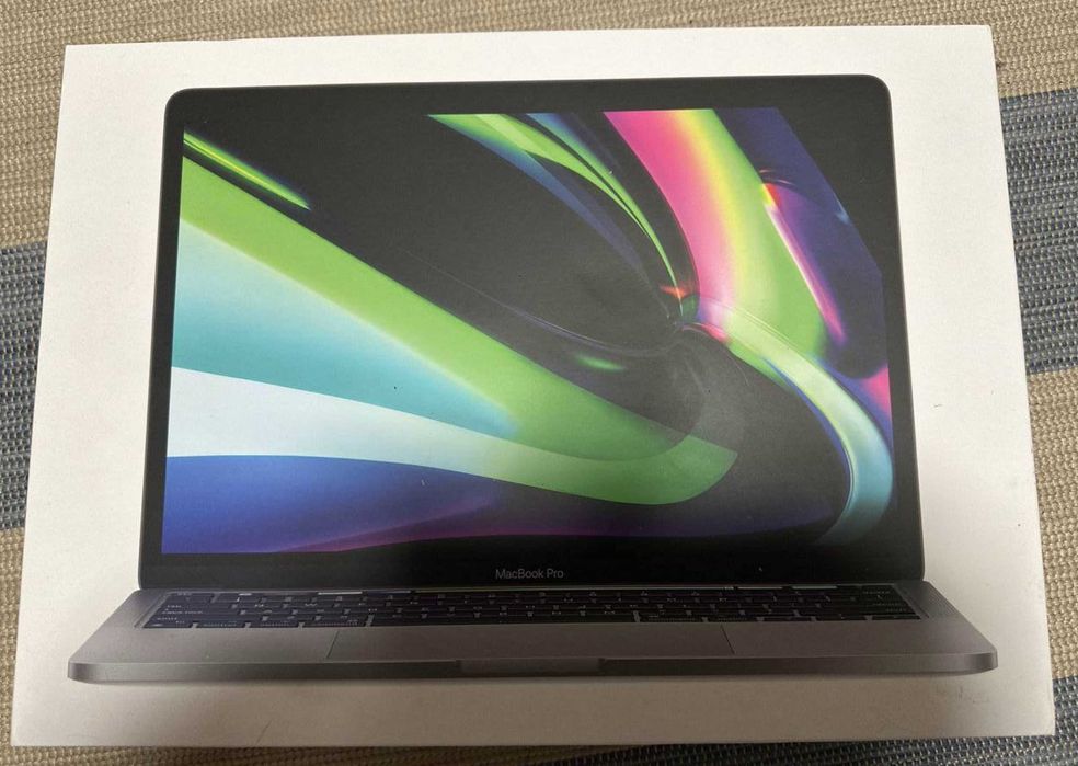 Apple MacBook Pro 13 на чипе M1 8/256 Гб
