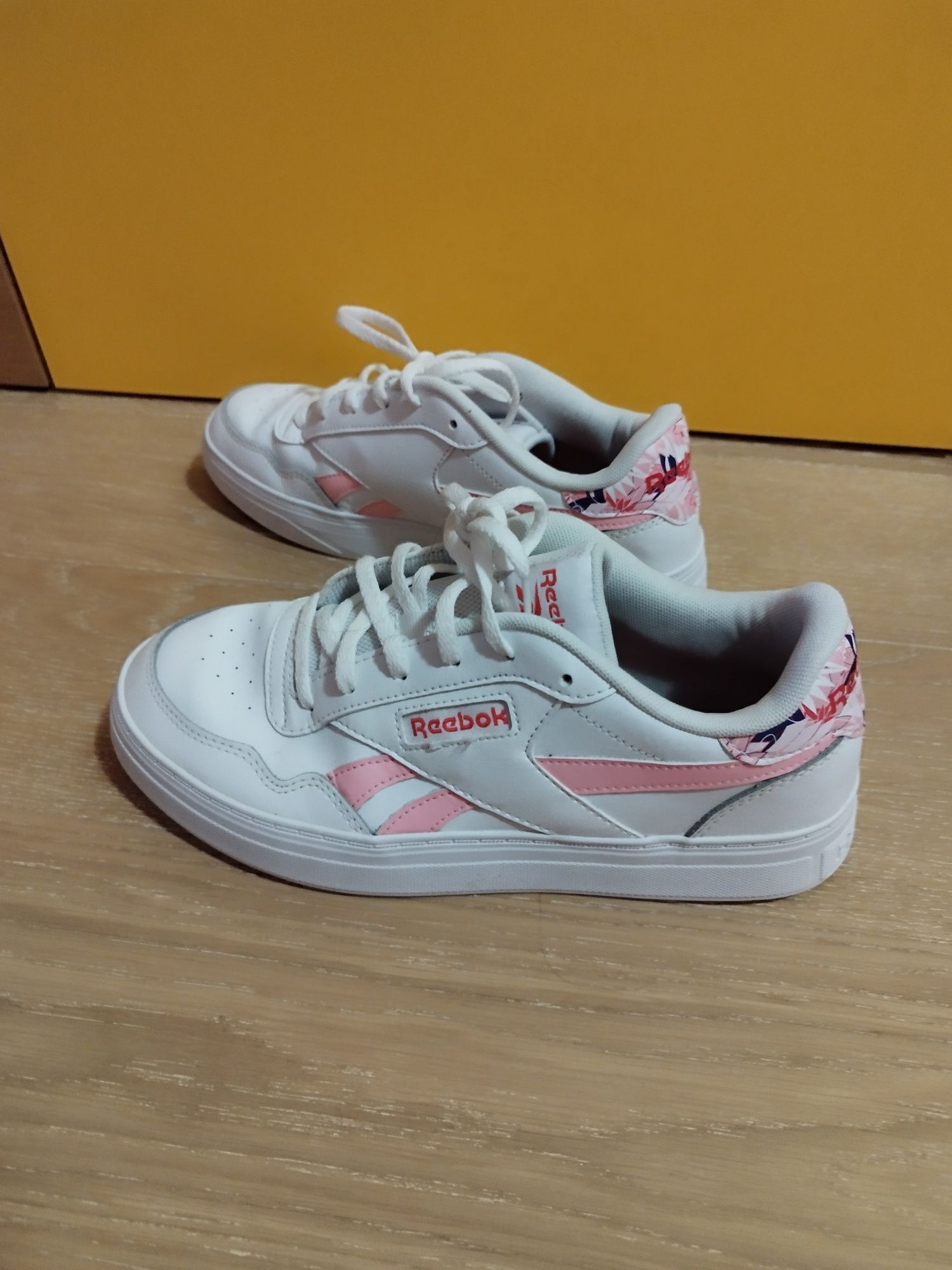 Дамски кецове Reebok