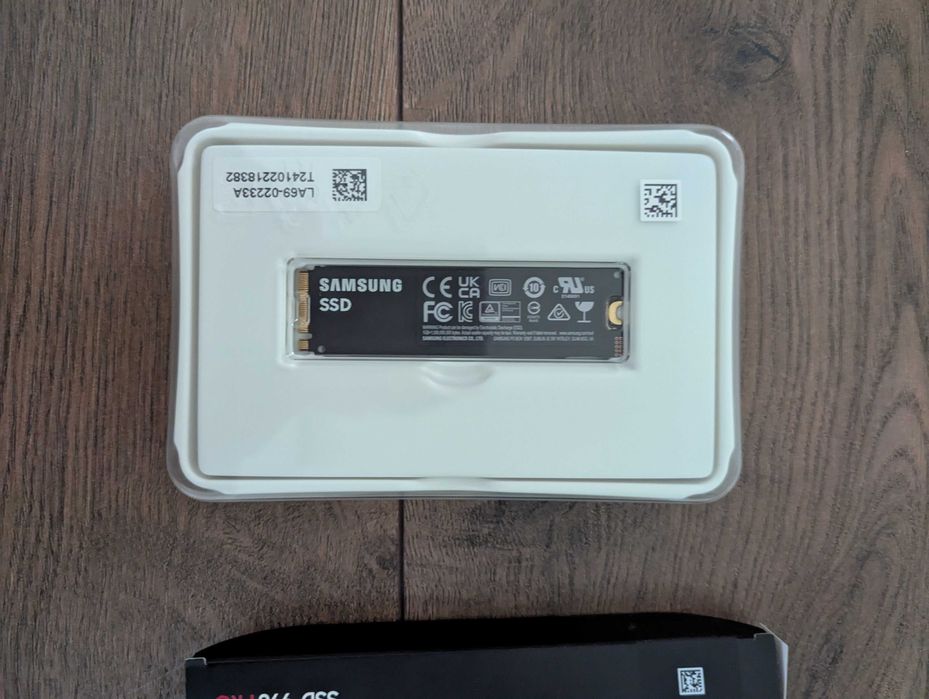 Samsung 990 Pro 4TB NVMe SSD (PCIe Gen 4.0)