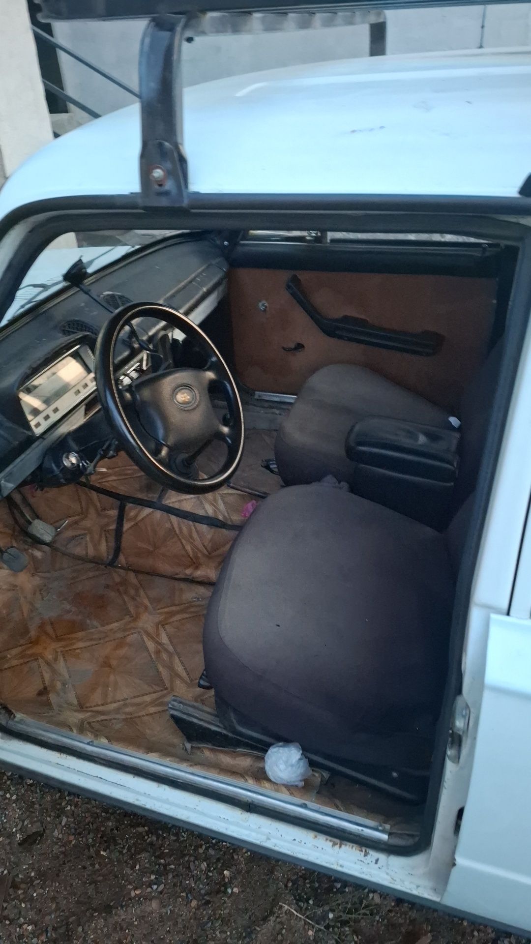 Lada 2102  sastayana yaxshi matoram yaxshi hadavoyda azgina ish bor