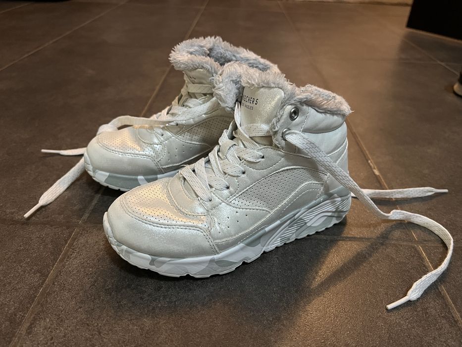 Adidasi sketchers imblaniti marimea 32