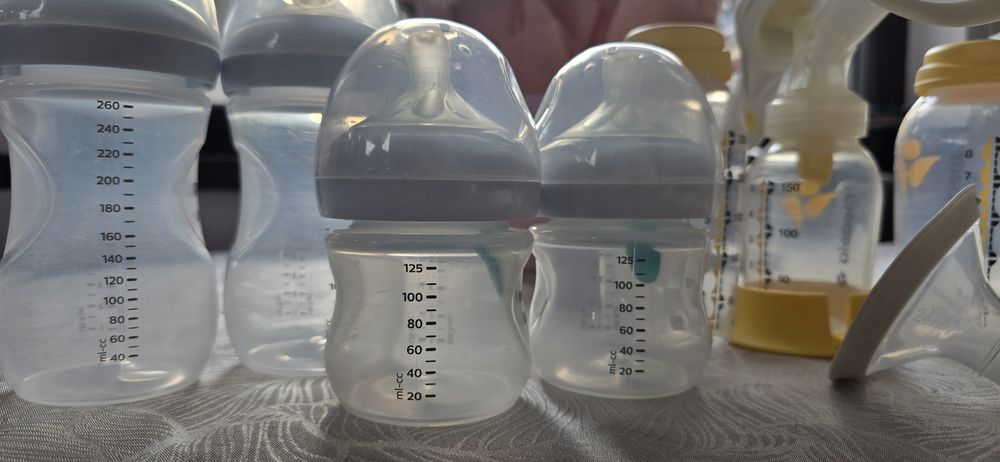 Ръчна помпа за кърма Медела и шишета
