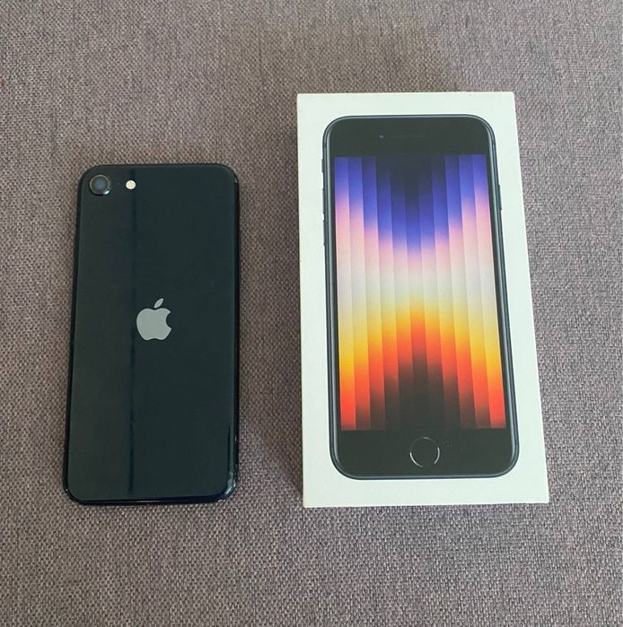 iPhone SE 3/2022 black