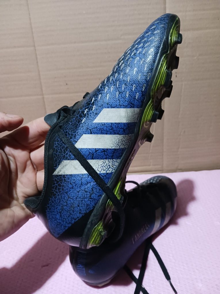 Adidași predator mărimea 38