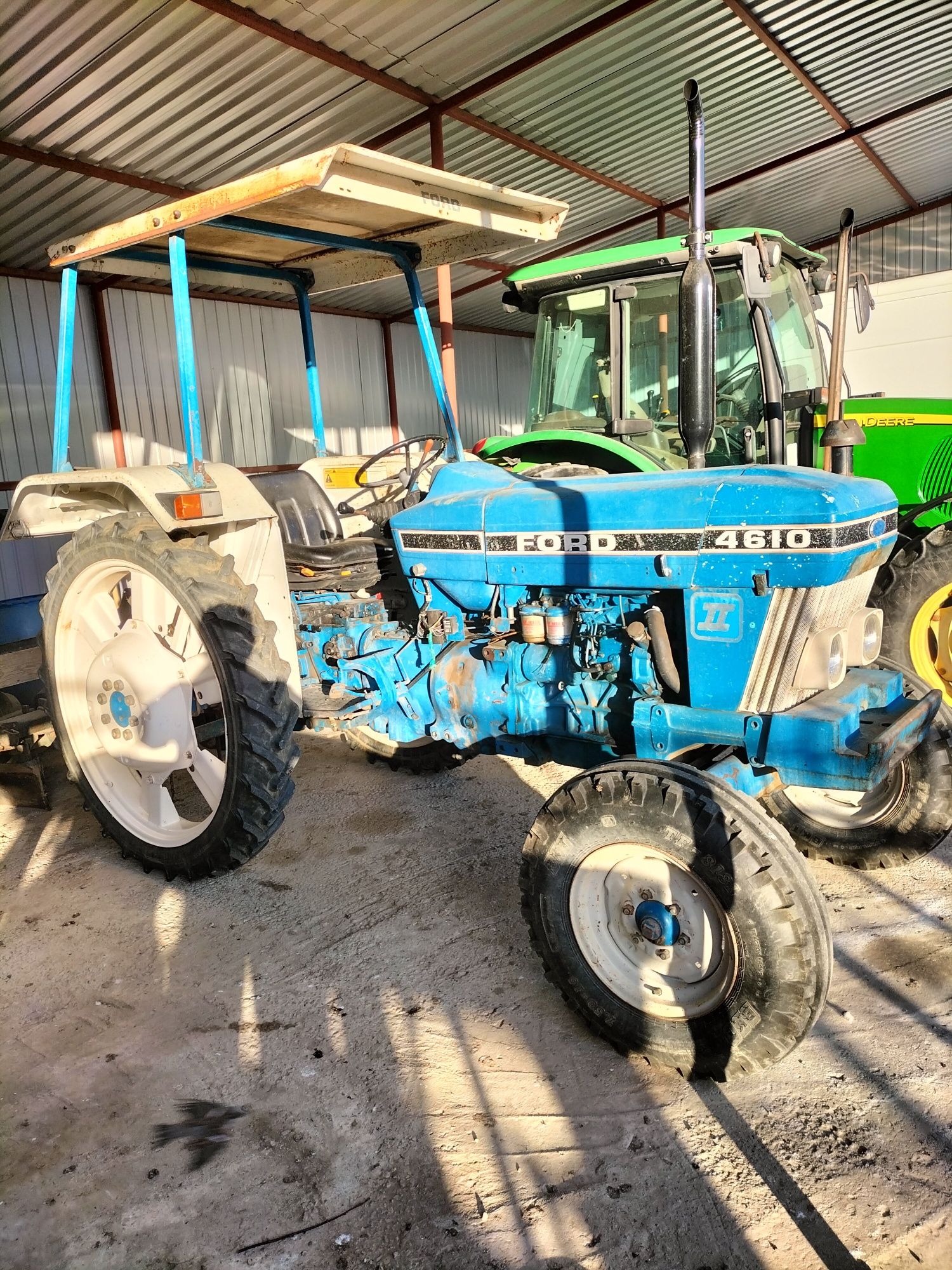 Tractor Ford 4610