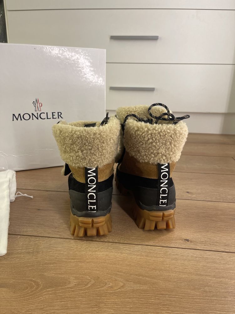 Зимни обувки Moncler