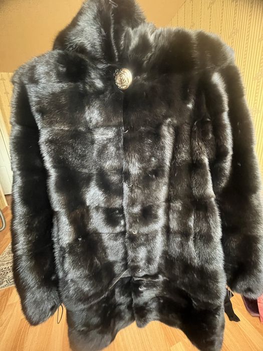 Норковая шуба( черный бриллиант)