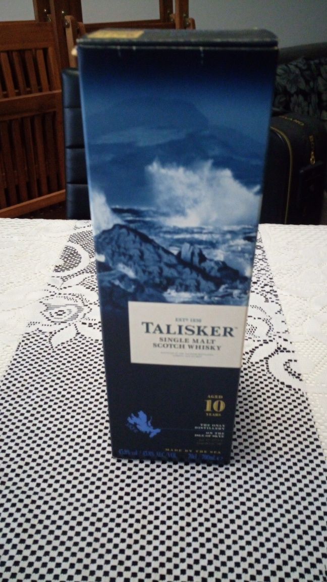 Празна кутия от уиски Talisker!