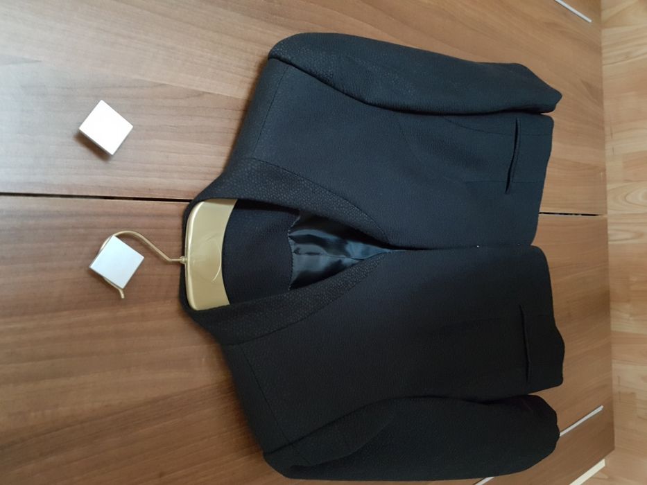 Sacou nou de vanzare