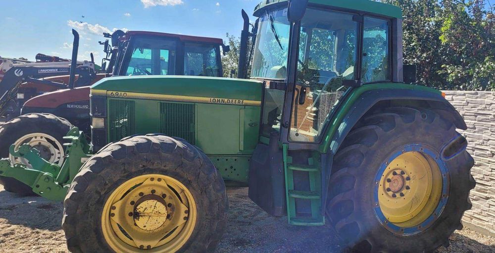 Tractor John Deere Premium 6910, an 1999, clima, 135 CP, 4x4. IMPORT