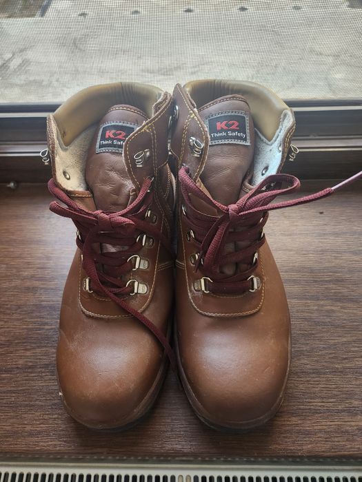 Мужской обувь для работы.