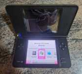 Nintendo DSi XL ,ecranul de sus este spart