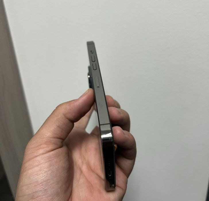 Vand IPhone 13 Pro.