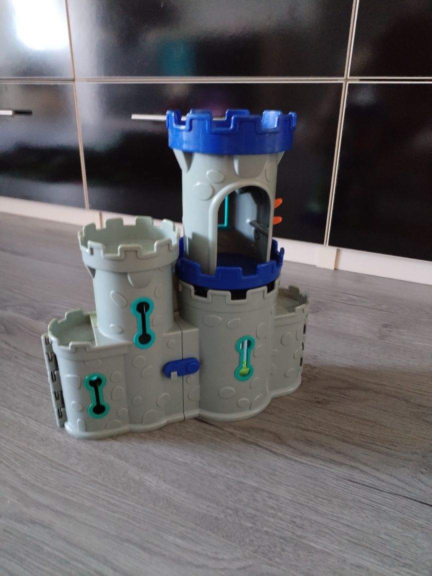 Castel ELC din plastic