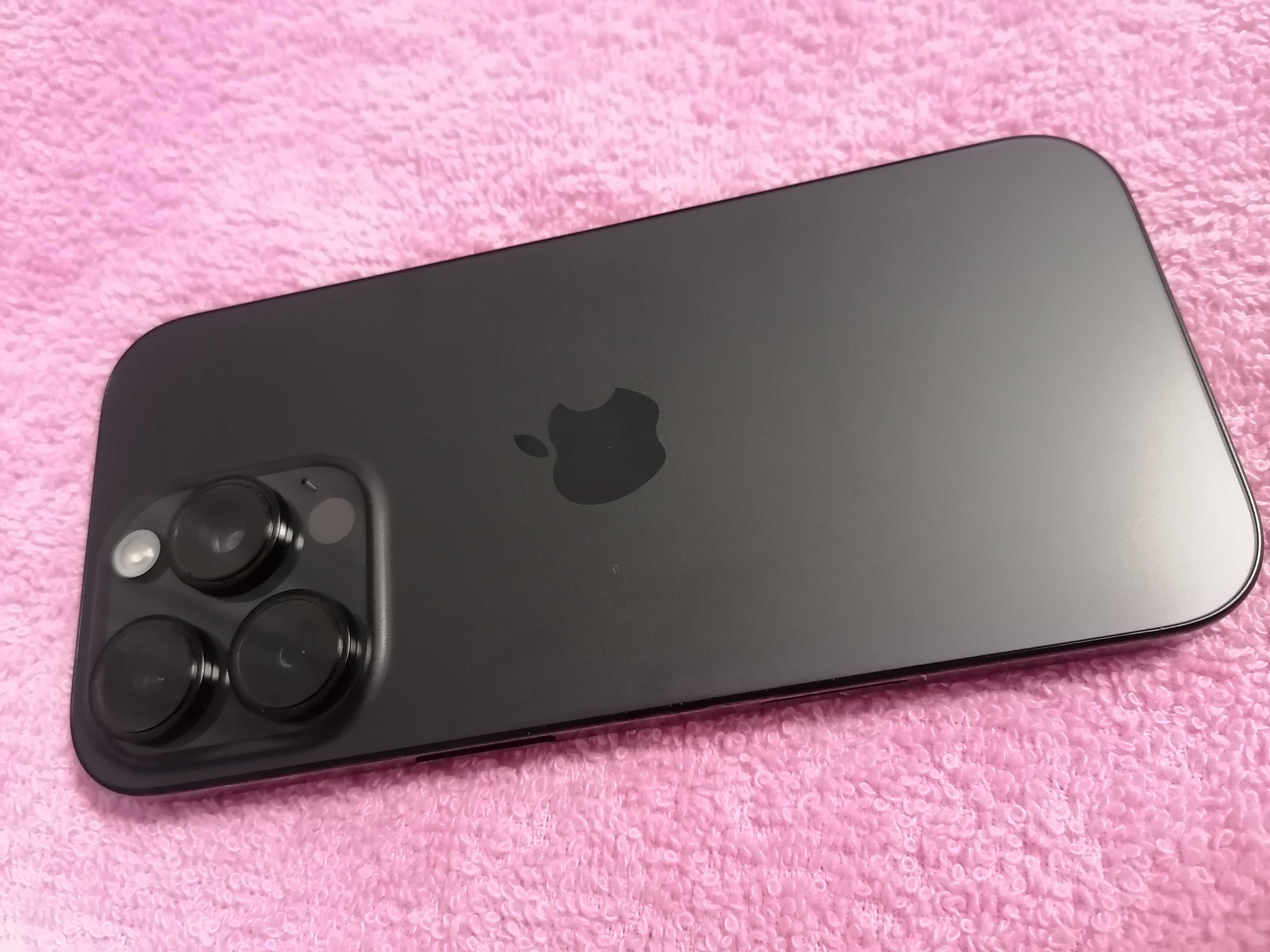 Apple iPhone 16 Pro 256 Gb Black Titanium - нов, но отворен
