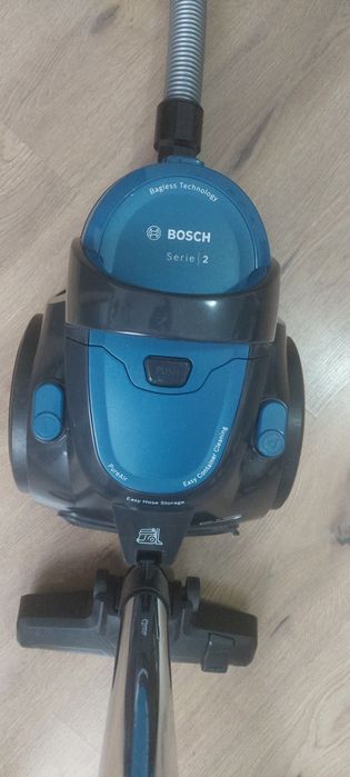 Aspirator Bosh (fără sac, 1.5l 700w)