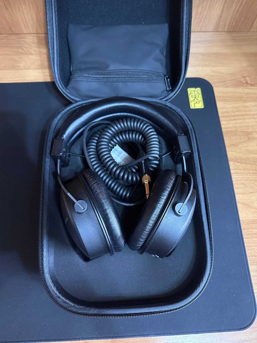 Продам студийные наушники Beyerdynamic DT 1770 Pro (250 Ом)