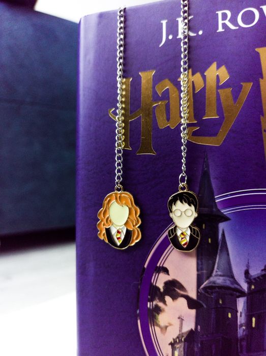 Semne de carte Harry Potter Hermione granger si bufnita Hedwig aliaj